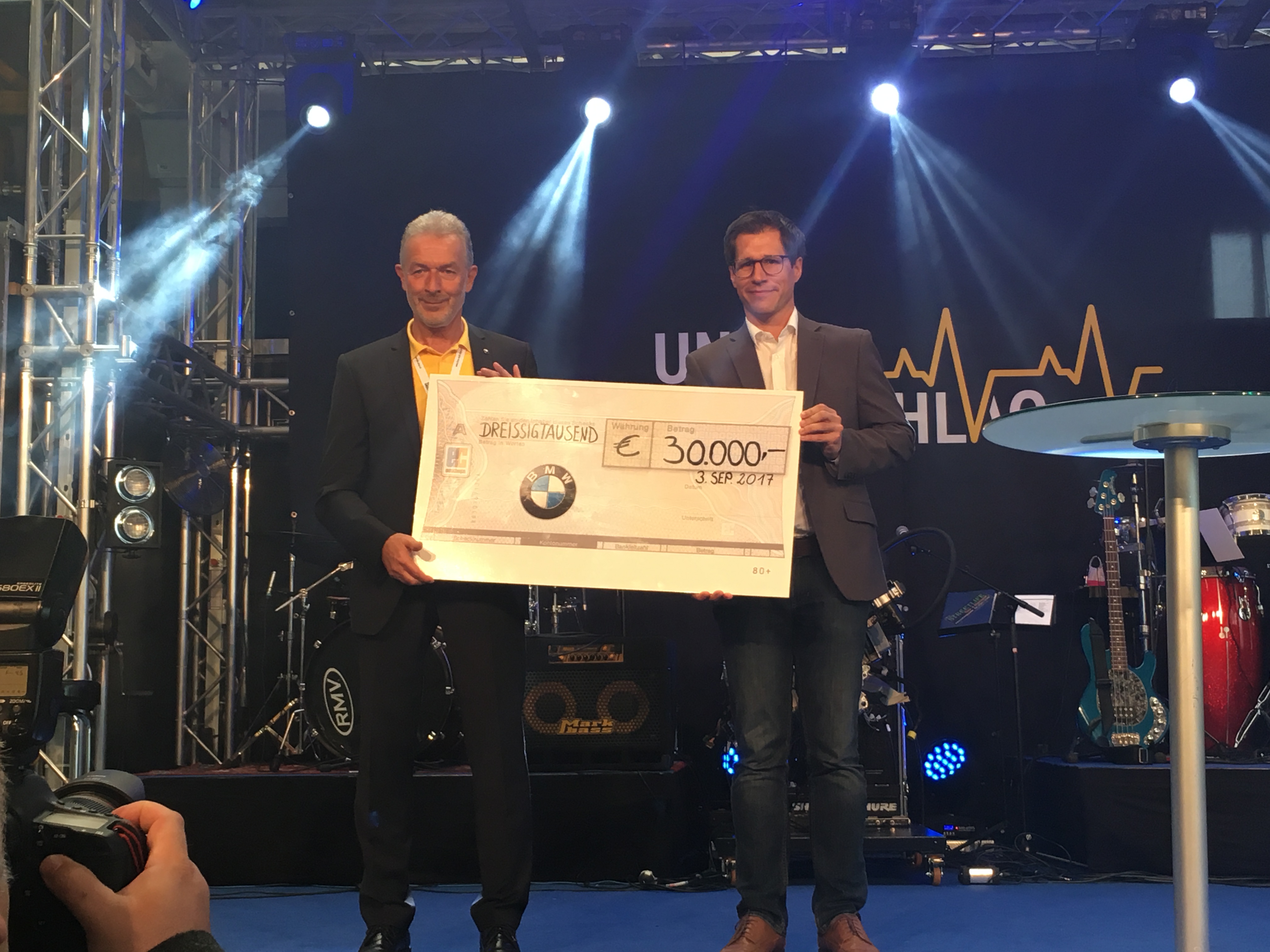 BMW GROUP Werk Steyr spendet € 30.000,–