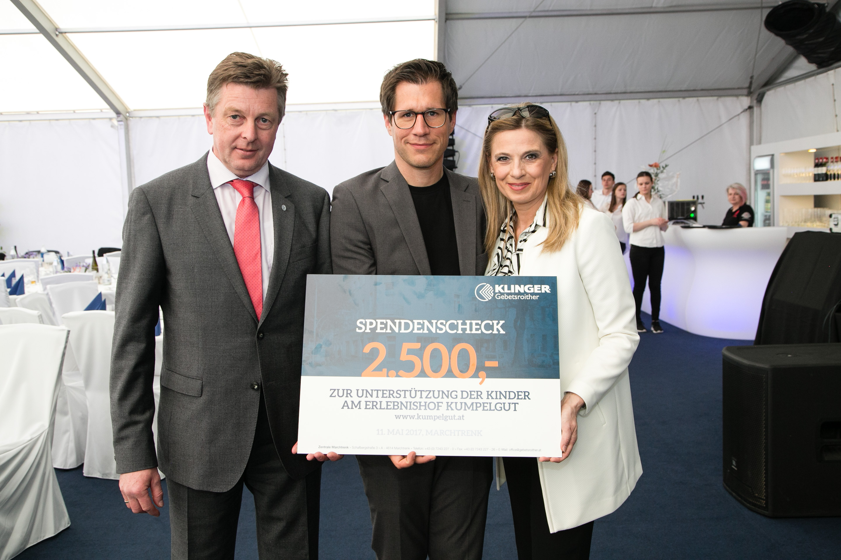Klinger Gebetsroither überreicht Scheck in der Höhe von € 2.500,–