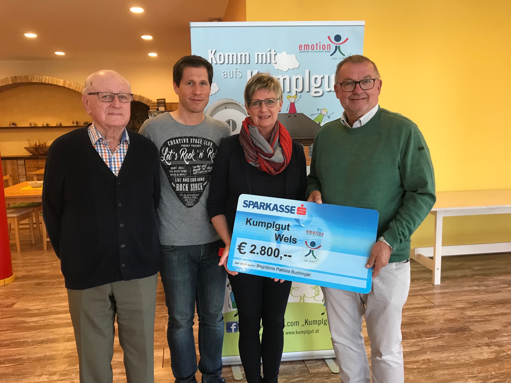 € 2.800,– an das Kumplgut gespendet