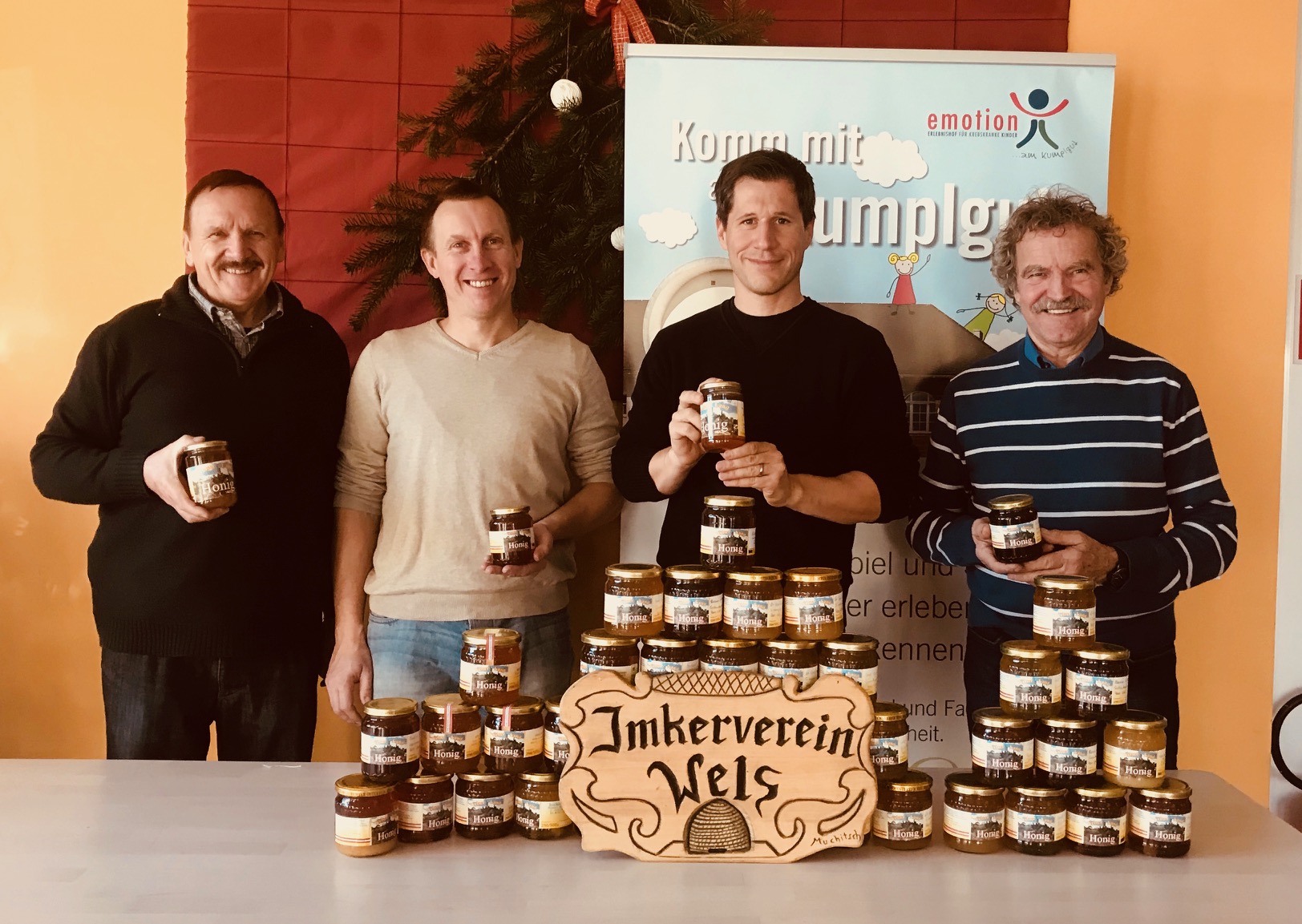 Welser Imkerverein spendet Honig an den Erlebnishof
