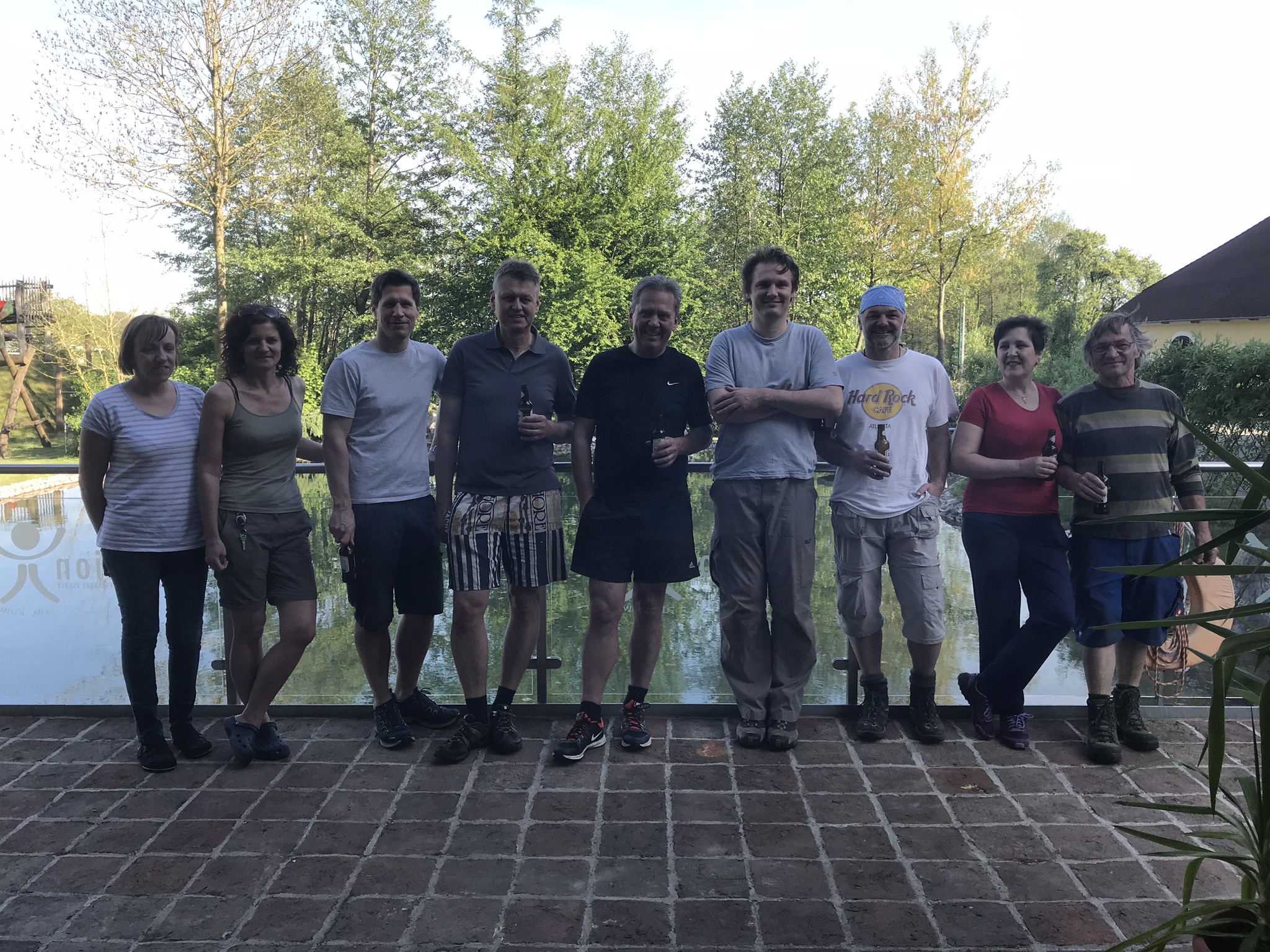 Lions Club Lichtenberg-GIS bringen Garten auf Schuß
